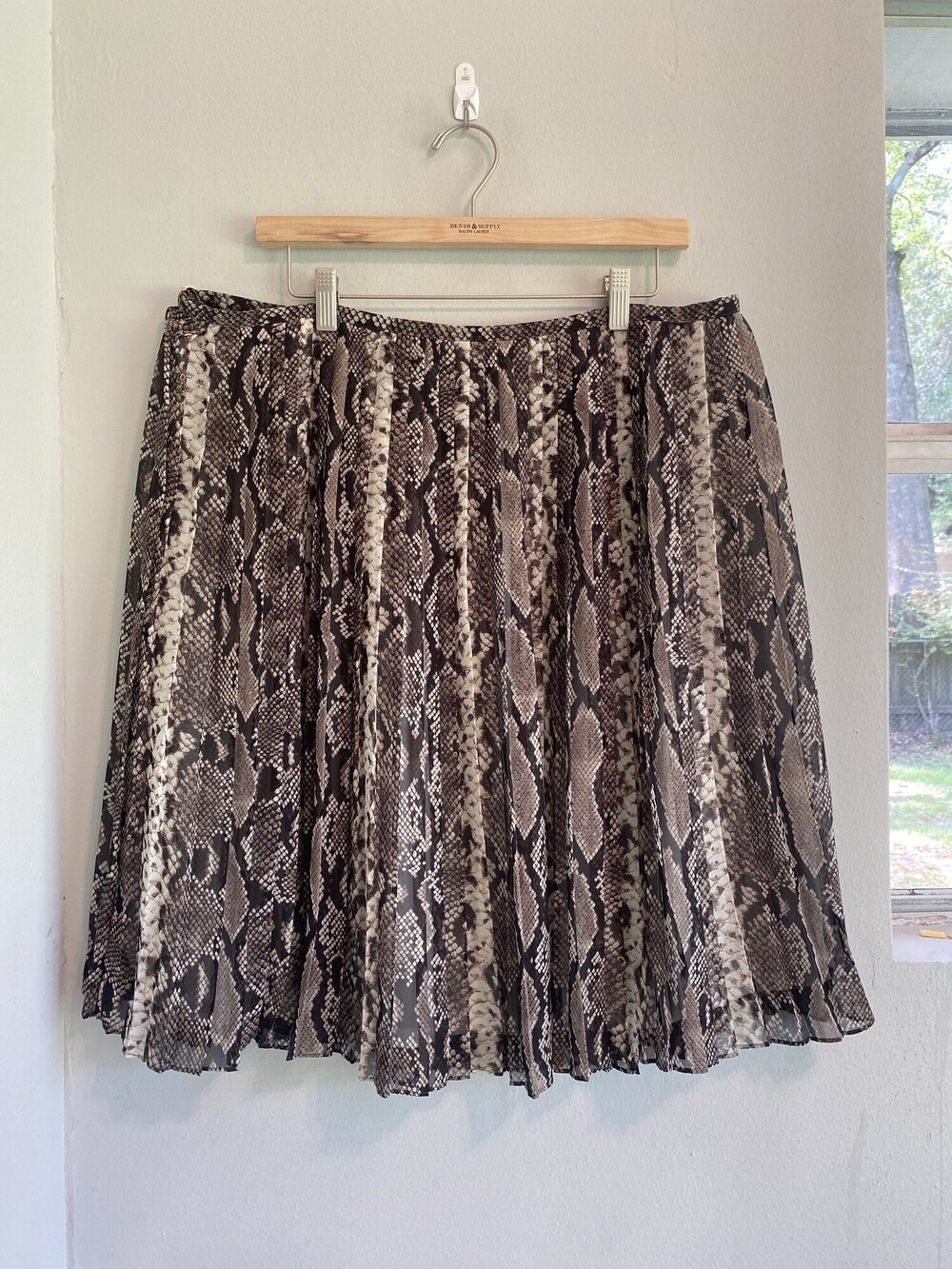 Jones New York Women's 16 Snake Print Pleated Midi Skirt